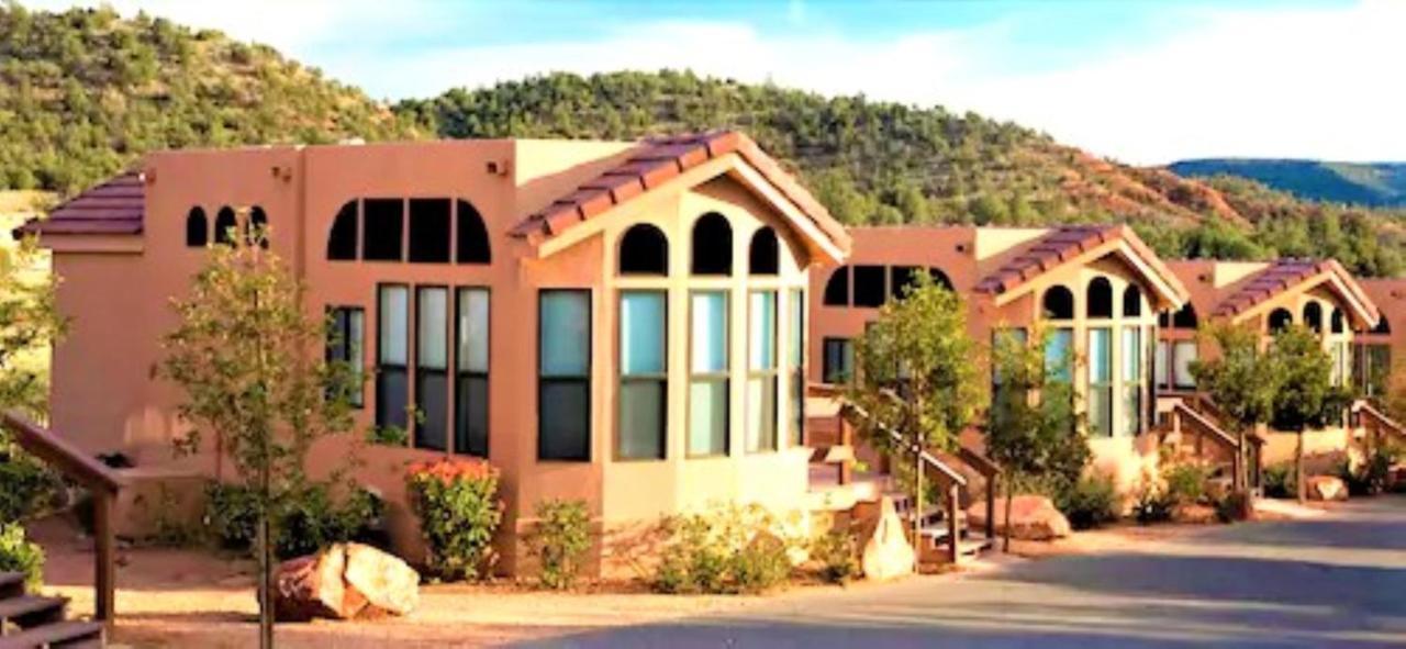 Sedona Pines Resort Экстерьер фото Residential homes in the Village of Oak Creek