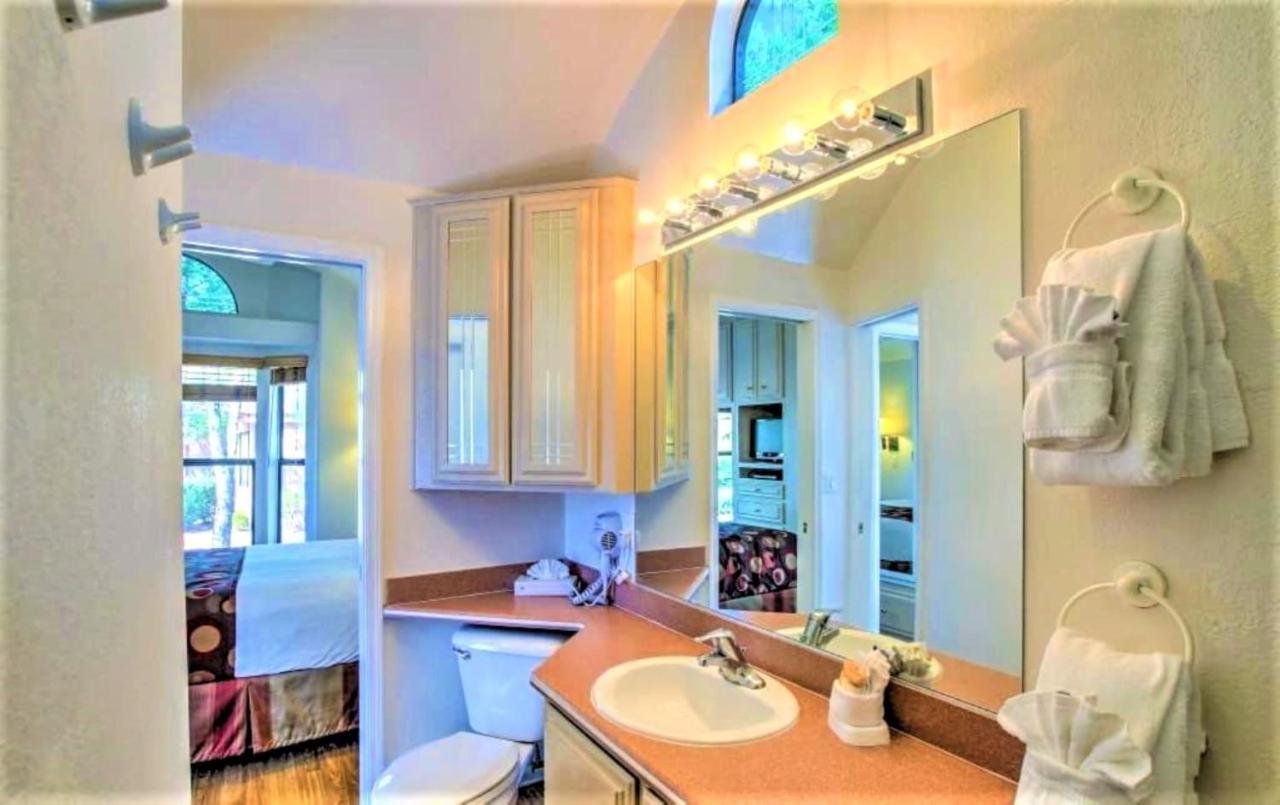 Sedona Pines Resort Экстерьер фото Bathroom