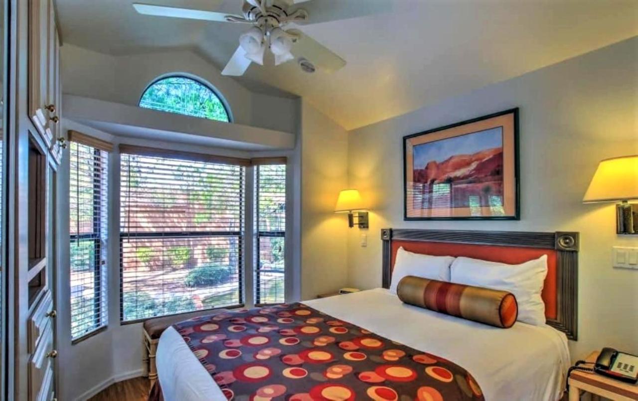 Sedona Pines Resort Экстерьер фото A bedroom at the Inn at Sedona