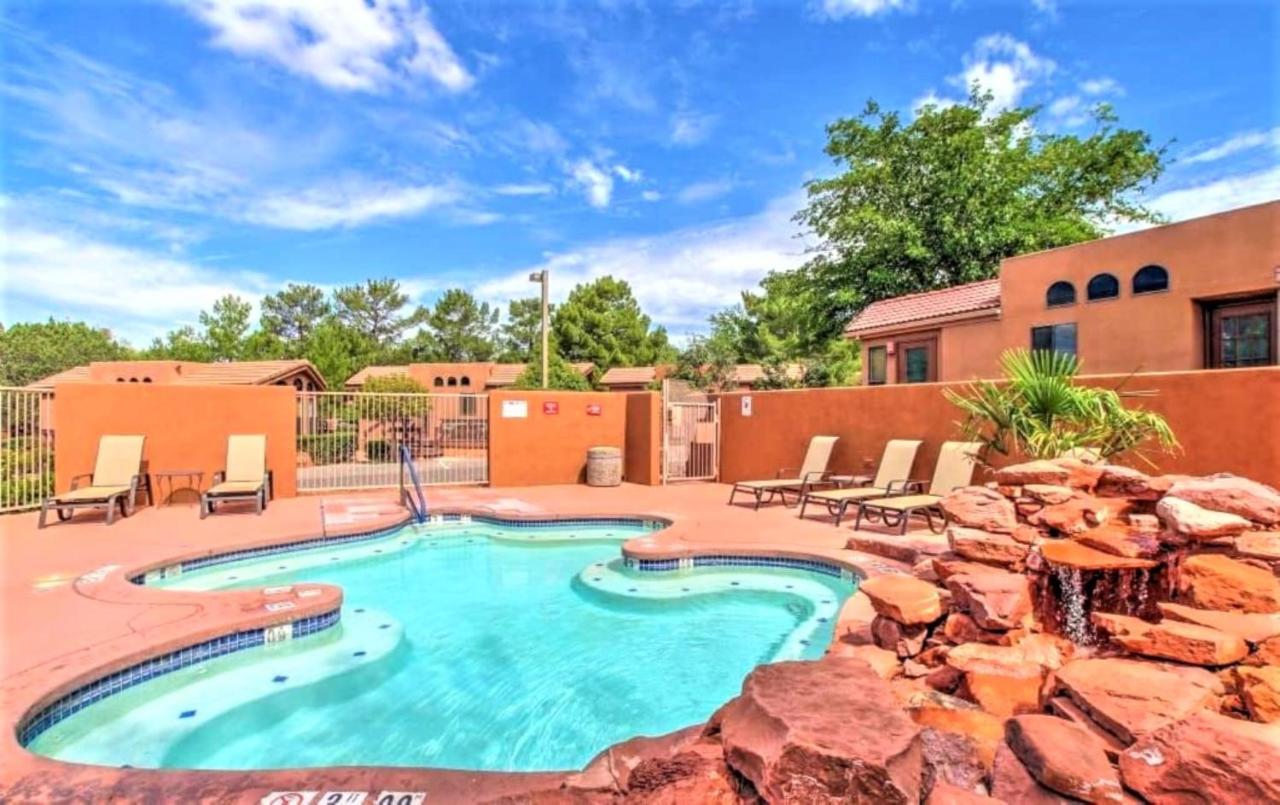 Sedona Pines Resort Экстерьер фото Outdoor pool at the Inn at Eagle Mountain