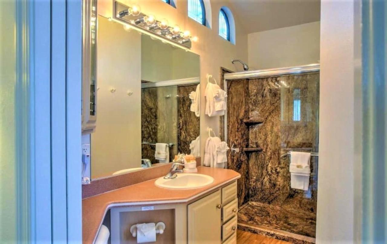 Sedona Pines Resort Экстерьер фото Bathroom