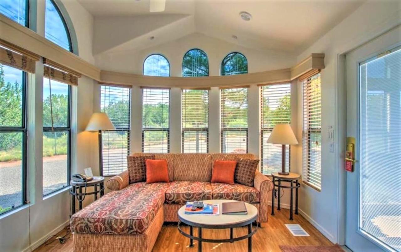 Sedona Pines Resort Экстерьер фото Living room