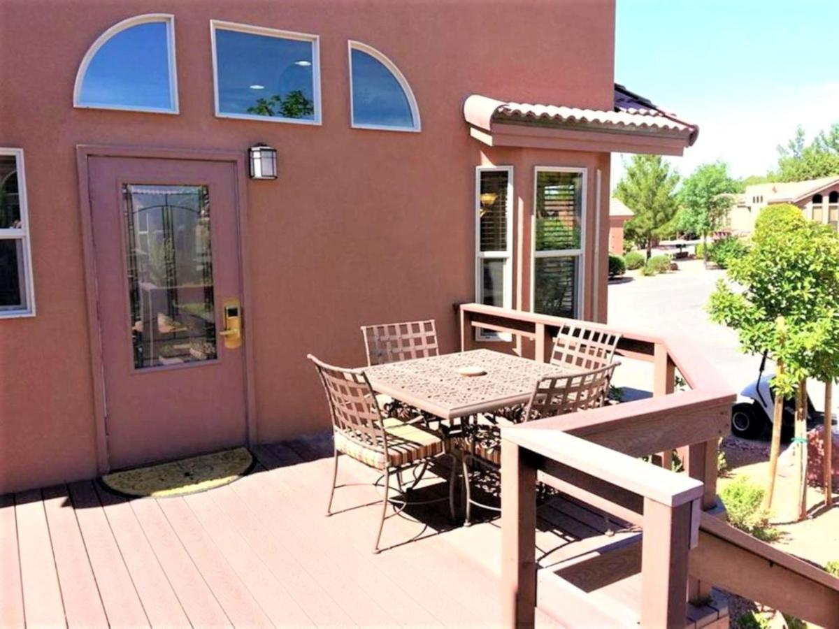 Sedona Pines Resort Экстерьер фото A patio in the United States