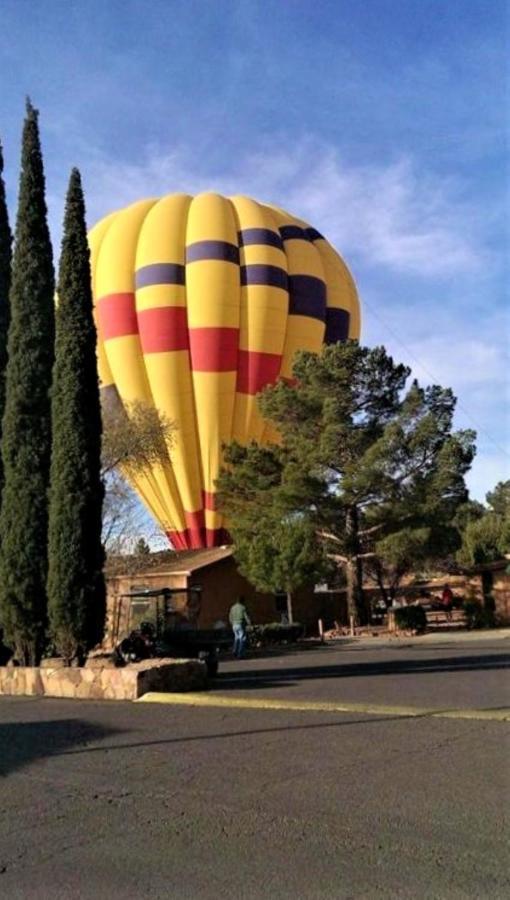 Sedona Pines Resort Экстерьер фото Hot air balloon landing at the Santa Ynez Valley Museum