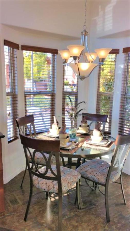 Sedona Pines Resort Экстерьер фото A breakfast nook