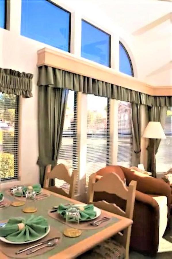 Sedona Pines Resort Экстерьер фото Window treatments