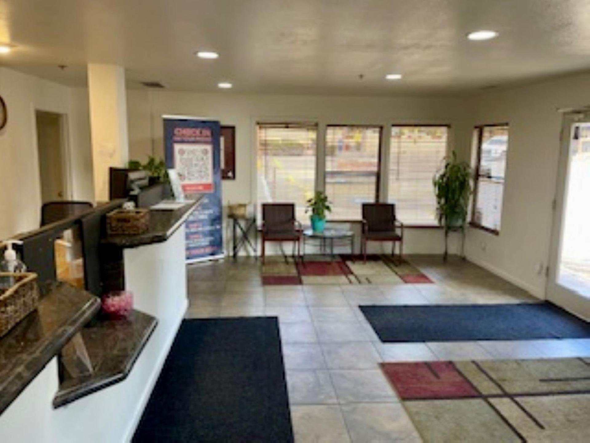 Sedona Pines Resort Экстерьер фото Interior of the airport
