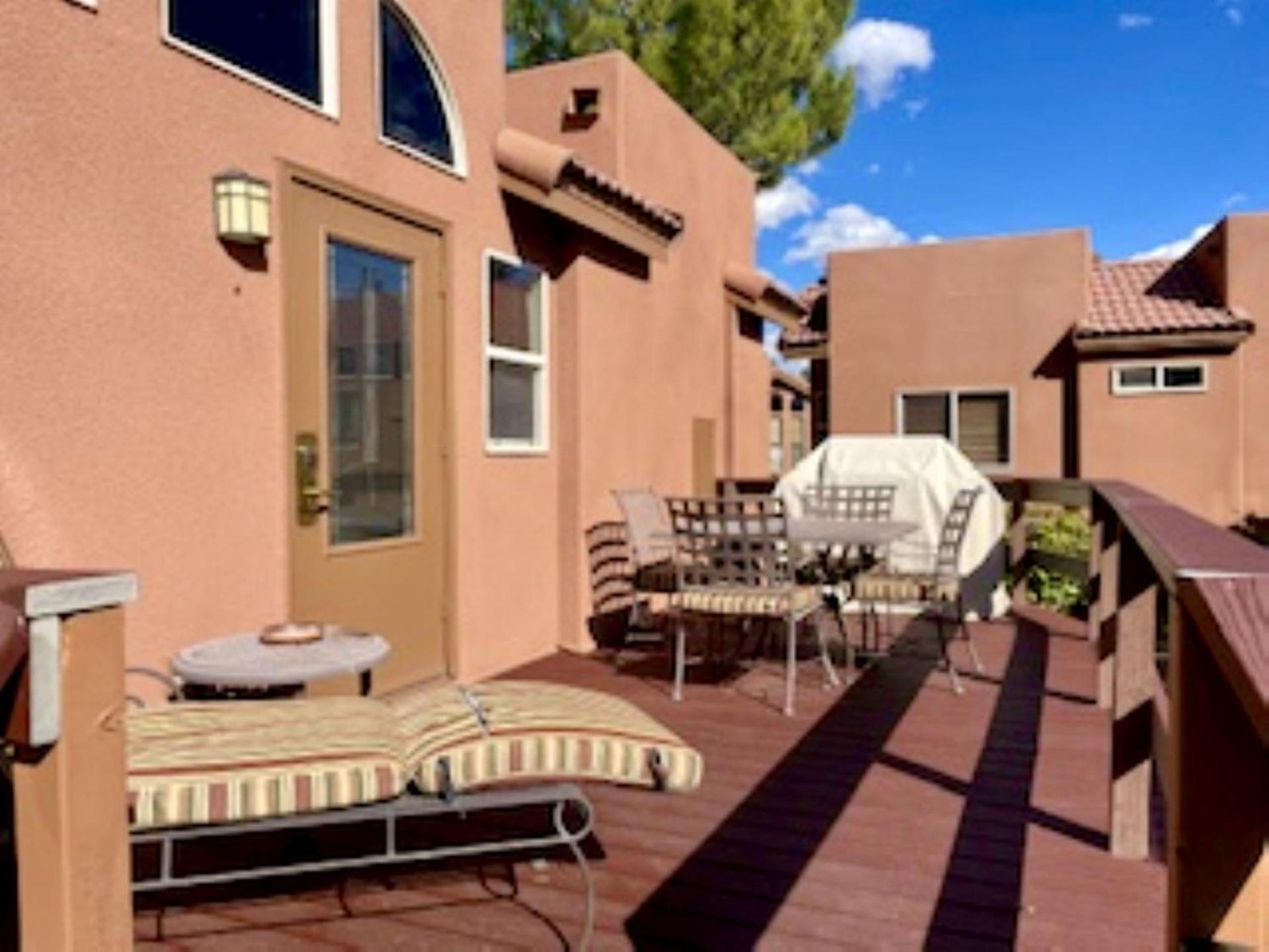 Sedona Pines Resort Экстерьер фото A patio